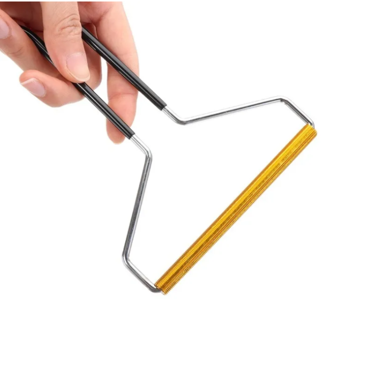 RZ-567 Щетка-скребок для удаления катышков металлическая