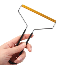 RZ-567 Щетка-скребок для удаления катышков металлическая