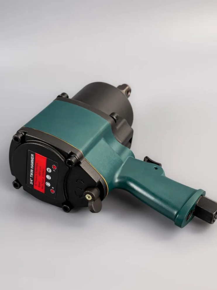 IN-177 Гайковерт пневматический в кейсе