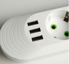 IN-095 Сетевой фильтр F04 на 4 розетки и 3 usb входа белый 5м