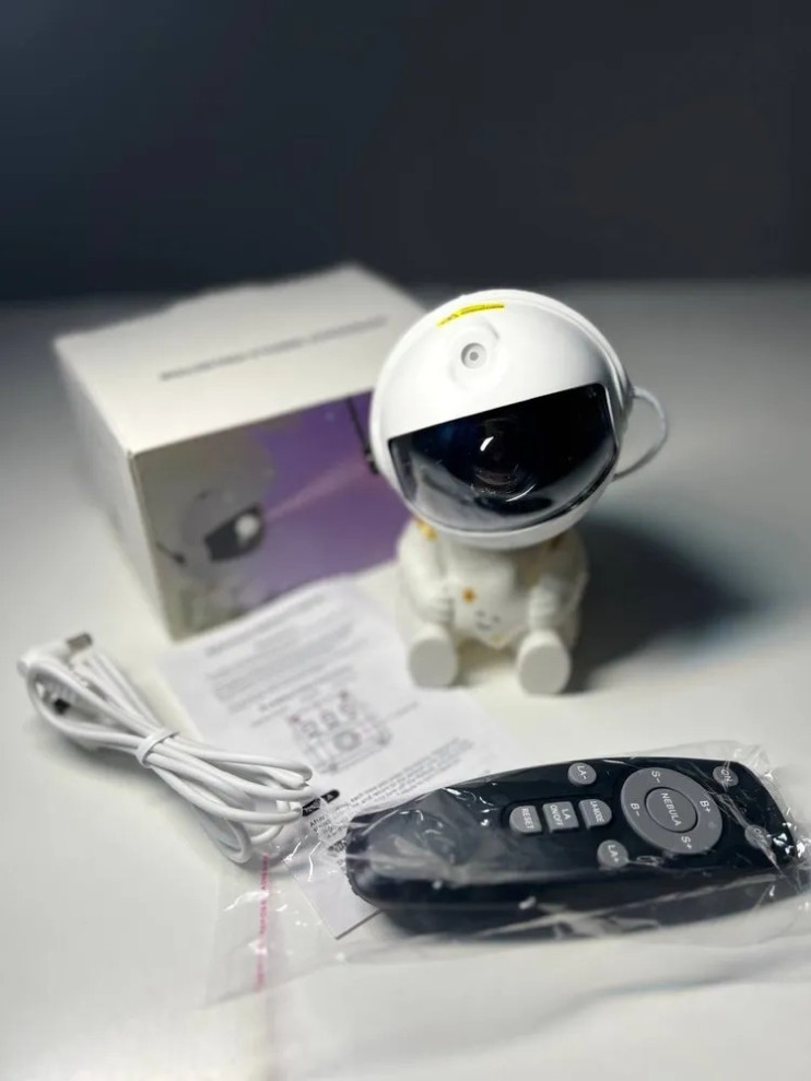 DT-257 Ночник-проектор Astronaut сидящий 